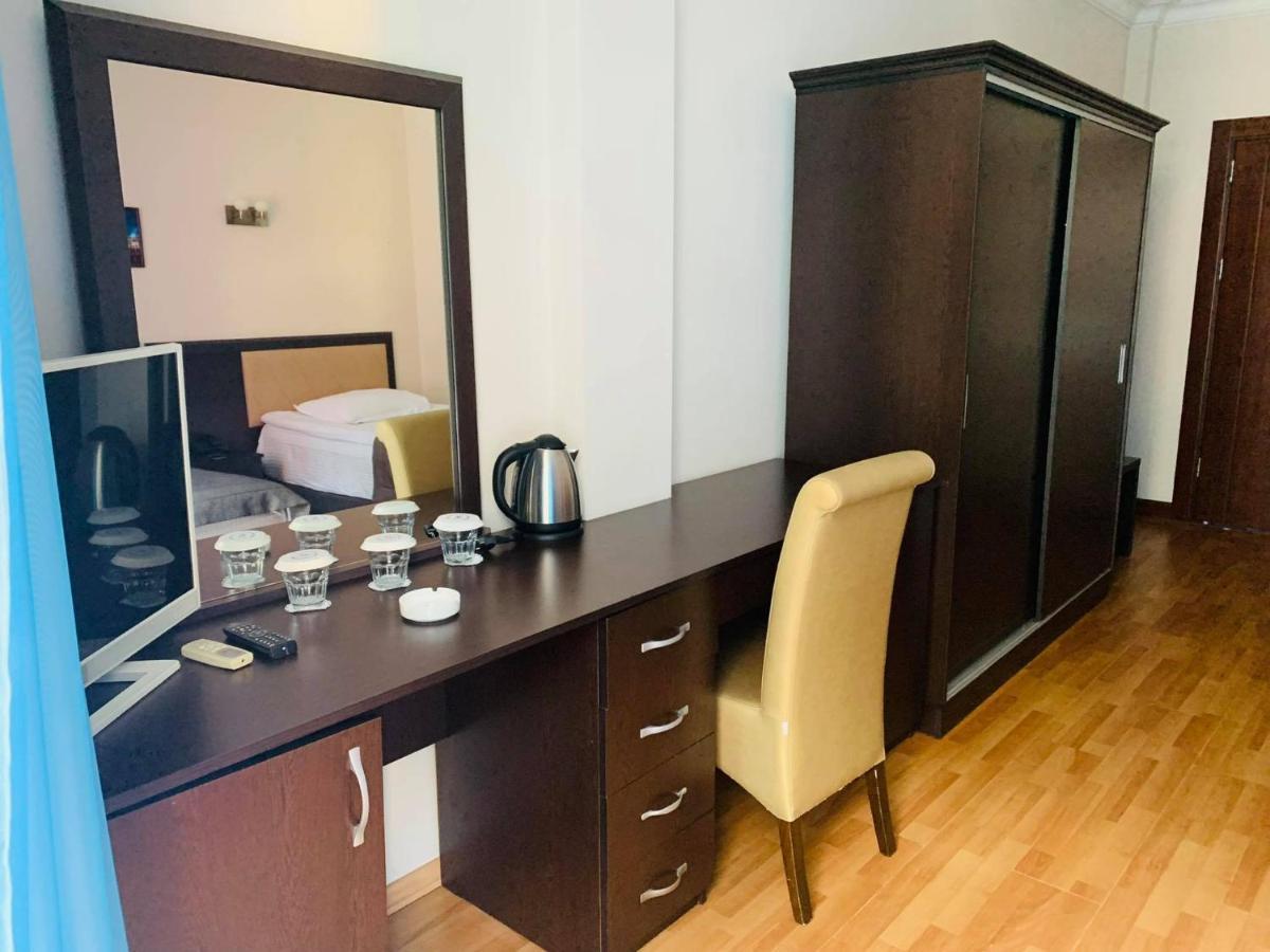 Hotel Neptun Kvariati Kültér fotó