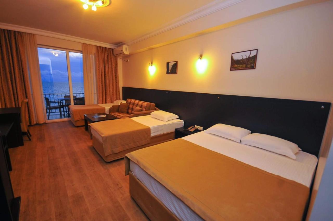 Hotel Neptun Kvariati Kültér fotó