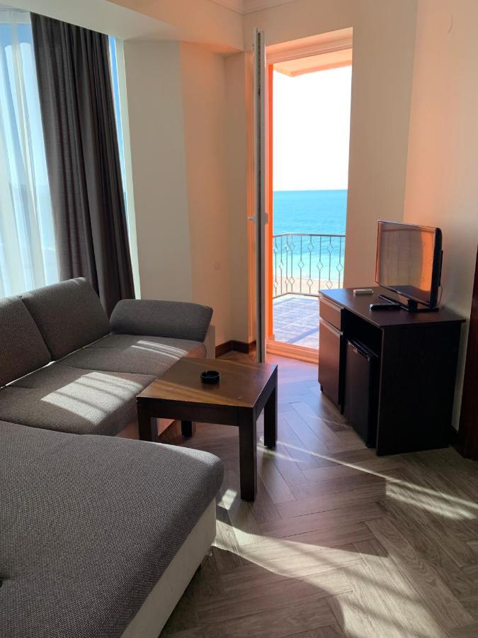 Hotel Neptun Kvariati Kültér fotó